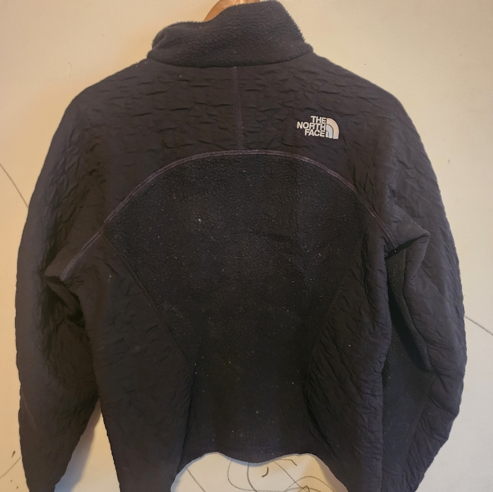 North face - Picture 2 of 5